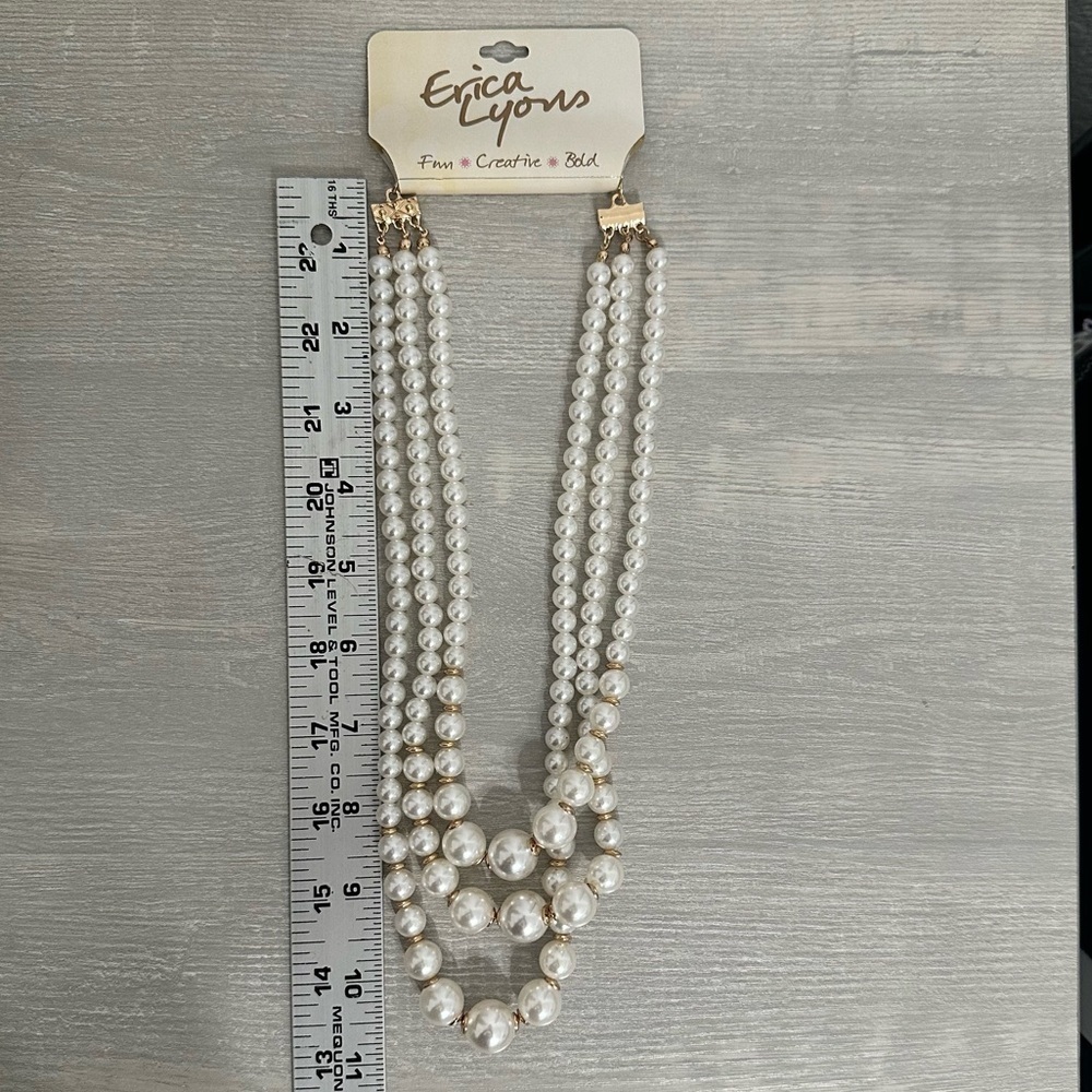 Erica Lyons multi strand acrylic pearls - Picture 2 of 3